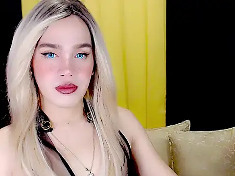 Snapshot of arianneXXX_ts chatting on 12, 9, 2025 arianneXXX ts online show from 12, 9, 2025