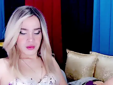 Snapshot of arianneXXX_ts chatting on 6, 3, 2026 arianneXXX ts online show from 6, 3, 2026