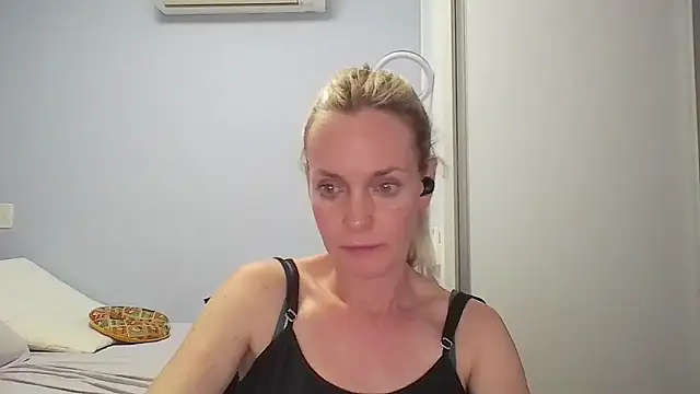 Annylove1 online show from 18, 1, 2026