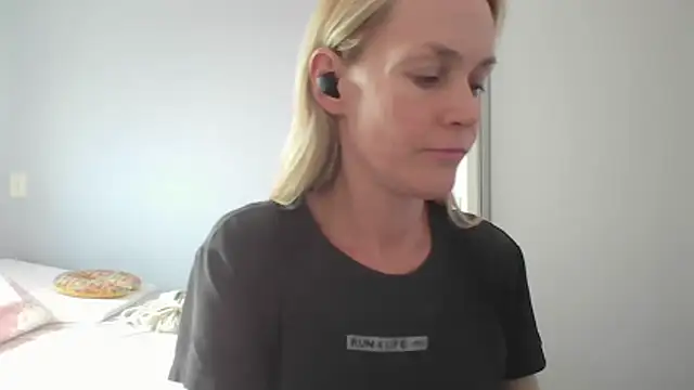 Annylove1 online show from 24, 4, 2026