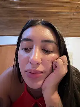 Snapshot of Hannahoff chatting on 10, 5, 2026 Hannahoff online show from 10, 5, 2026