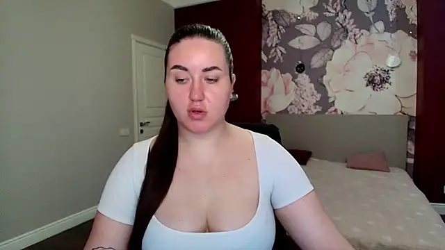 Roxie Bradley online show from 17, 4, 2026