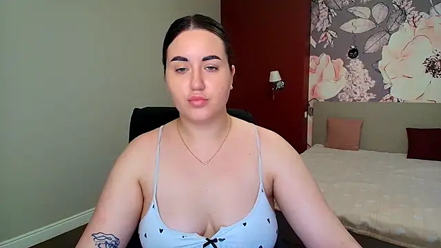 Snapshot of Roxie_Bradley chatting on 10, 6, 2026 Roxie Bradley online show from 10, 6, 2026