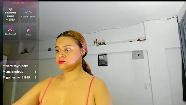 Sinthia Collins online show from 9, 10, 2025