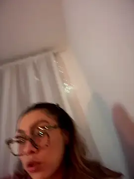 Im sophiie online show from 28, 4, 2026