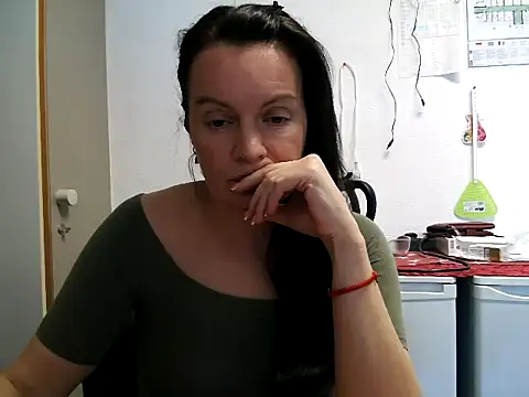 LoveNBloom online show from 15, 6, 2026