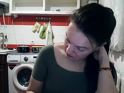 LoveNBloom online show from 28, 7, 2026