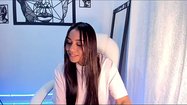 Snapshot of Ciara8 chatting on 11, 1, 2025 Ciara8 online show from 11, 1, 2025