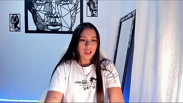 Snapshot of Ciara8 chatting on 1, 3, 2025 Ciara8 online show from 1, 3, 2025