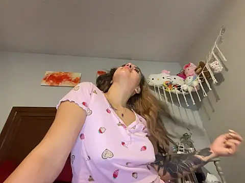 Chinkyphatkitty online show from 13, 5, 2026