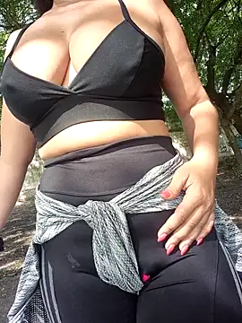 Snapshot of lady-rosse chatting on 10, 11, 2025 lady-rosse online show from 10, 11, 2025