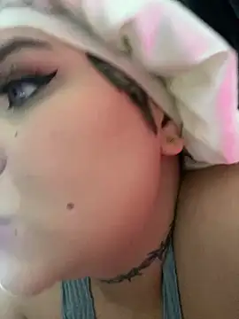 Laura takint online show from 24, 12, 2024