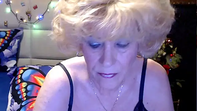 Snapshot of HappyWomanOn chatting on 6, 5, 2026 HappyWomanOn online show from 6, 5, 2026