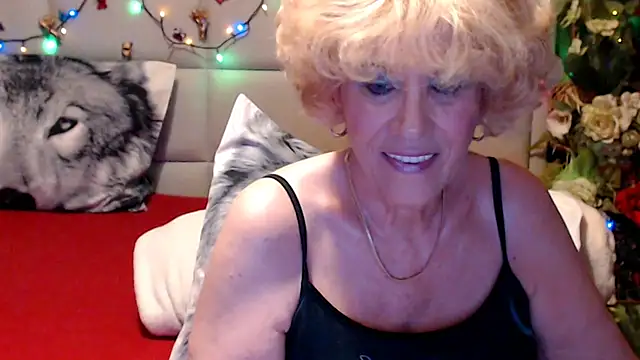 Snapshot of HappyWomanOn chatting on 26, 5, 2026 HappyWomanOn online show from 26, 5, 2026