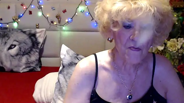 Snapshot of HappyWomanOn chatting on 2, 6, 2026 HappyWomanOn online show from 2, 6, 2026