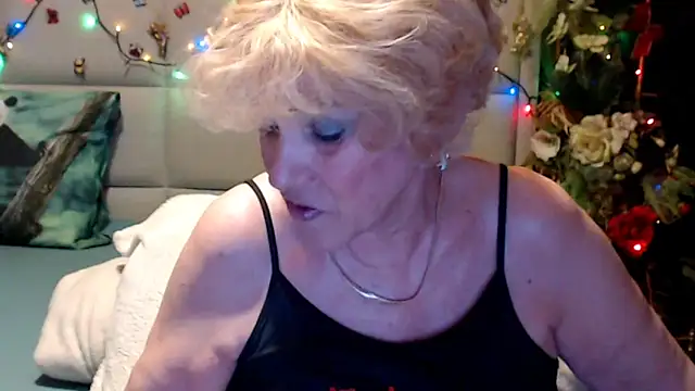 Snapshot of HappyWomanOn chatting on 3, 6, 2026 HappyWomanOn online show from 3, 6, 2026