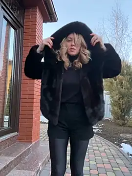 Amazoniiaa online show from 8, 2, 2025