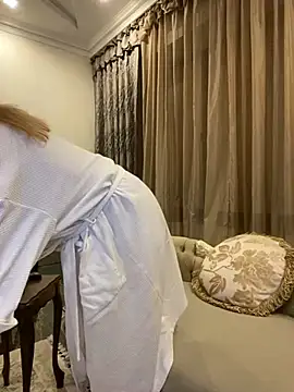 Amazoniiaa online show from 10, 2, 2025