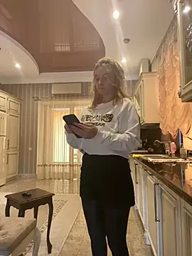 Amazoniiaa online show from 20, 2, 2025