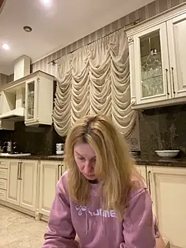 Amazoniiaa online show from 27, 2, 2025