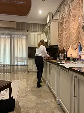 Amazoniiaa online show from 3, 3, 2025