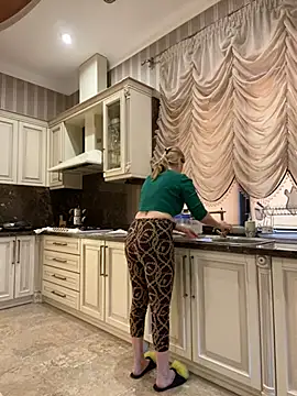 Amazoniiaa online show from 7, 3, 2025