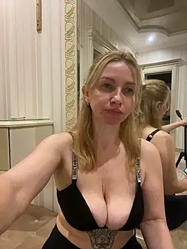 Amazoniiaa online show from 19, 3, 2025