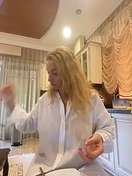 Amazoniiaa online show from 14, 9, 2025