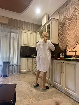 Amazoniiaa online show from 18, 9, 2025