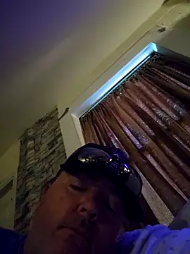 Hotredheadandtoungelasher online show from 23, 4, 2026