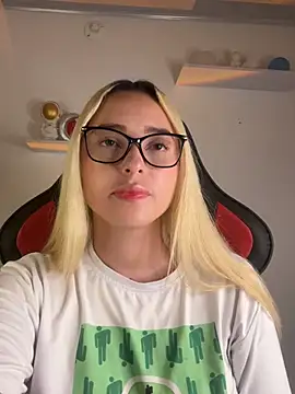 Snapshot of Irisweet_ chatting on 17, 3, 2025 Irisweet online show from 17, 3, 2025