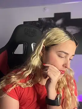 Snapshot of Irisweet_ chatting on 17, 9, 2025 Irisweet online show from 17, 9, 2025