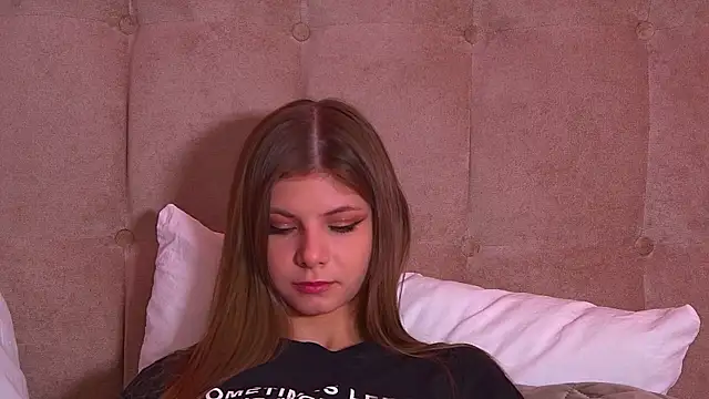 AudreyBarlow online show from 1, 2, 2025