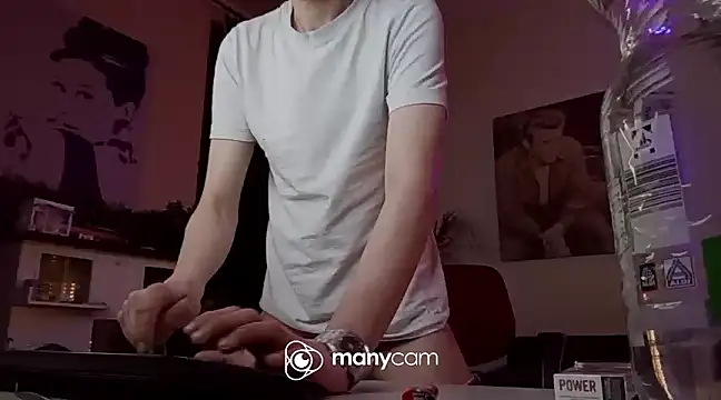 Snapshot of der_dino30 chatting on 21, 3, 2025 der dino30 online show from 21, 3, 2025