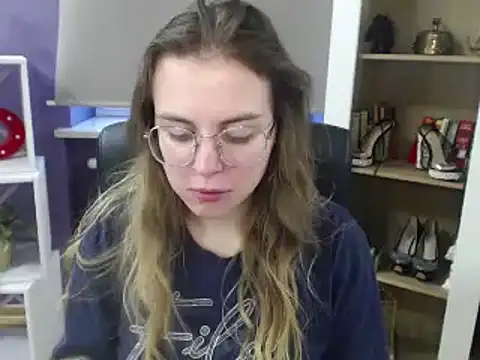 Zoey Erotic online show from 2, 1, 2025