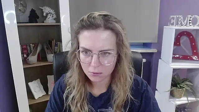 Zoey Erotic online show from 16, 9, 2025