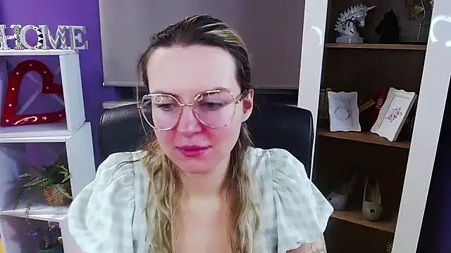 Zoey Erotic online show from 16, 1, 2026