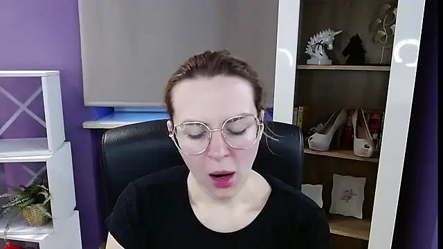 Zoey Erotic online show from 7, 4, 2026