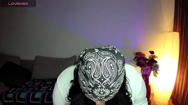 Snapshot of Laura_sinner chatting on 7, 3, 2025 Laura sinner online show from 7, 3, 2025