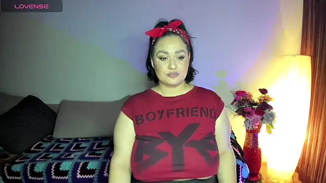 Snapshot of Laura_sinner chatting on 8, 3, 2025 Laura sinner online show from 8, 3, 2025