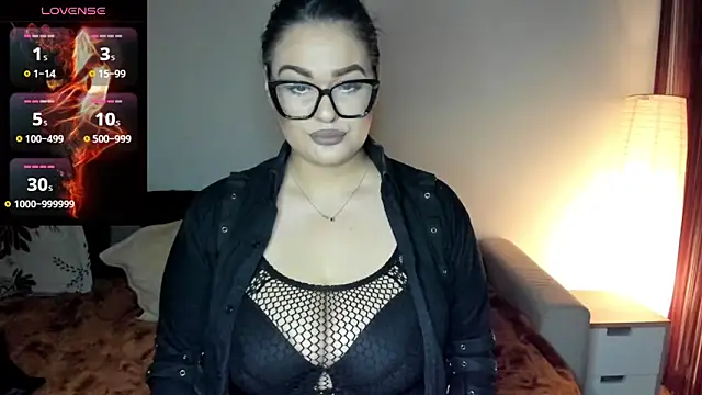 Snapshot of Laura_sinner chatting on 17, 11, 2025 Laura sinner online show from 17, 11, 2025