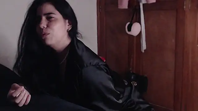 sex mia online show from 17, 12, 2025