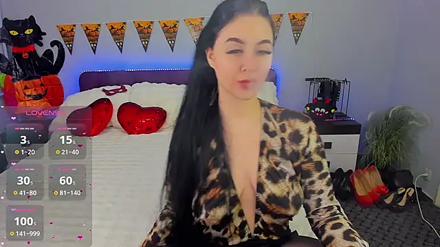 Snapshot of KeiraChoCo chatting on 2, 11, 2025 KeiraChoCo online show from 2, 11, 2025