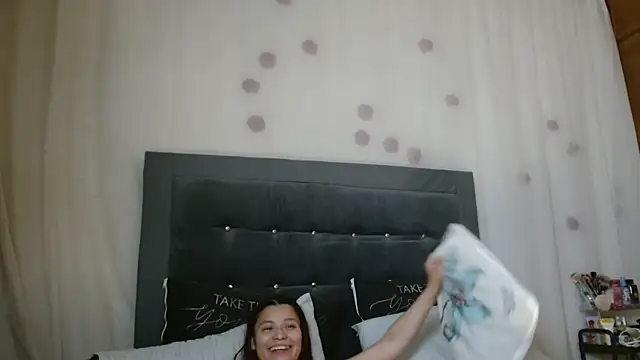 3littleschoolteens online show from 11, 4, 2026