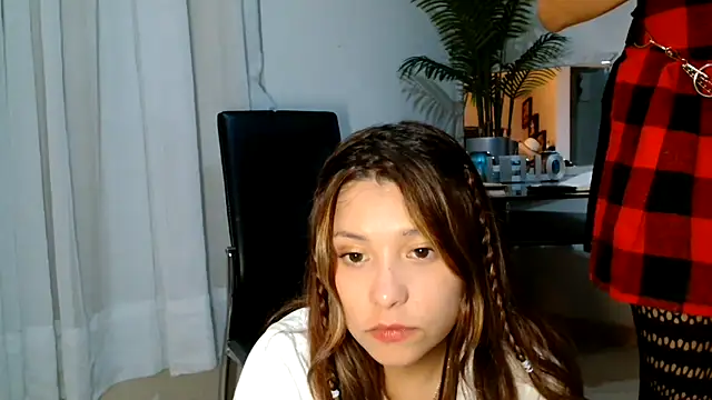 Snapshot of 3littleschoolteens chatting on 11, 6, 2026 3littleschoolteens online show from 11, 6, 2026