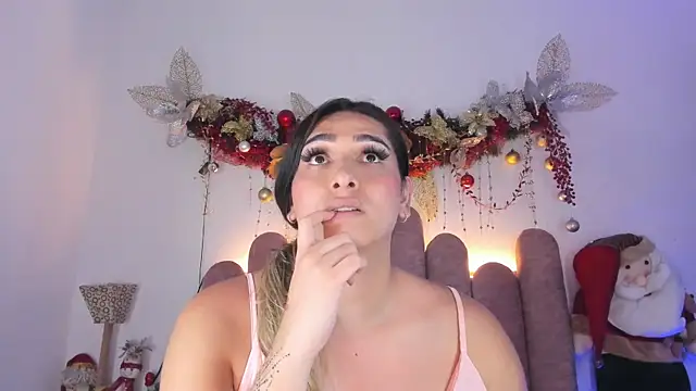 Snapshot of ISABELLASSMITH chatting on 31, 12, 2024 ISABELLASSMITH online show from 31, 12, 2024