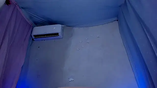 LickLizzy online show from 10, 2, 2025