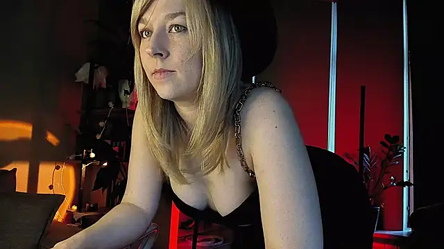 Snapshot of 5_in_one chatting on 17, 12, 2024 5 in one online show from 17, 12, 2024