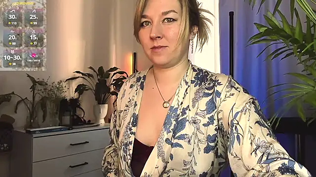 Snapshot of 5_in_one chatting on 19, 4, 2026 5 in one online show from 19, 4, 2026