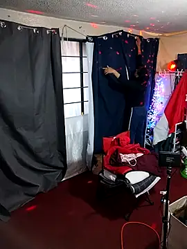 Snapshot of LaInsaciableIntensa chatting on 9, 11, 2025 LaInsaciableIntensa online show from 9, 11, 2025